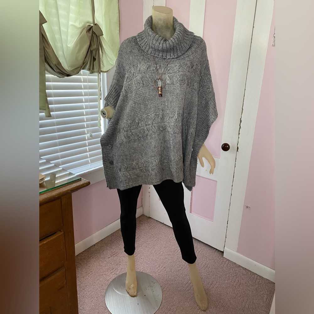 Pandemonium Poncho/Sweater